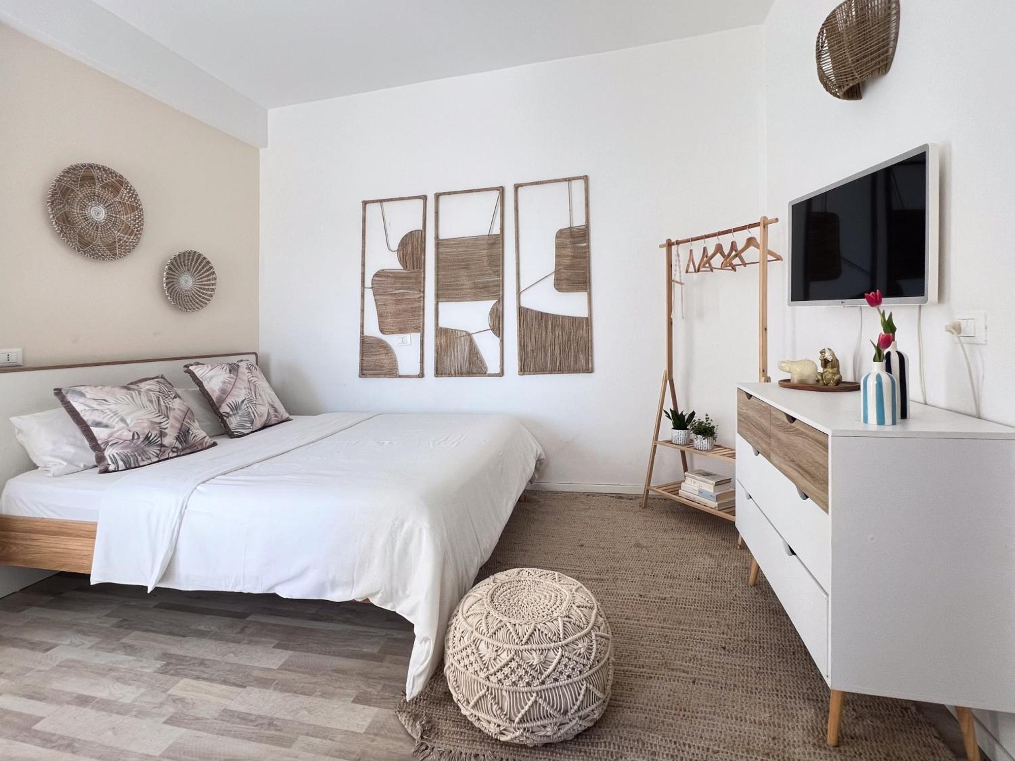 Seafront Tysandros Apartment *
